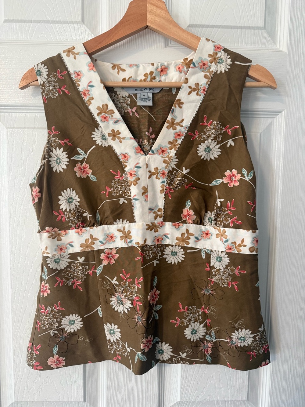 mac & jac Olive Floral V-Neck Sleeveless Camisole
